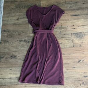 Old Navy Ribbed V-Neck Midi Dress in Maroon with Self-Tie Belt